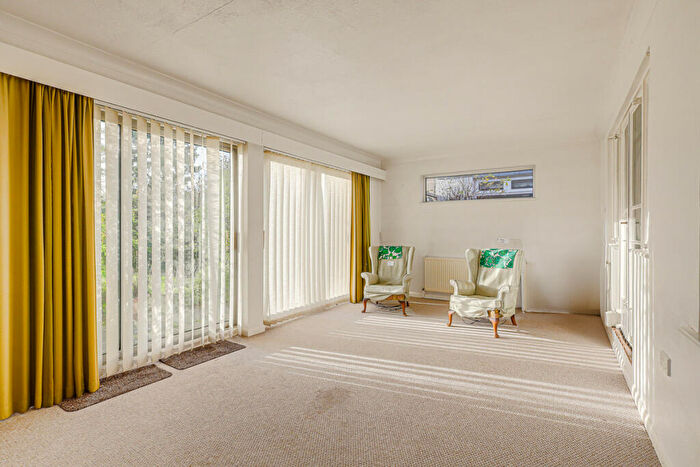 2 Bedroom Detached Bungalow For Sale In St. Johns Road, Benfleet, SS7