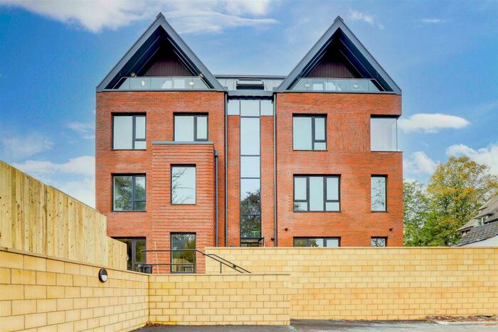 2 Bedroom Apartment To Rent In Elm Bank, Nottingham, NG3