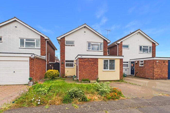 3 Bedroom Detached House For Sale In Crosstree Walk, Colchester, CO2