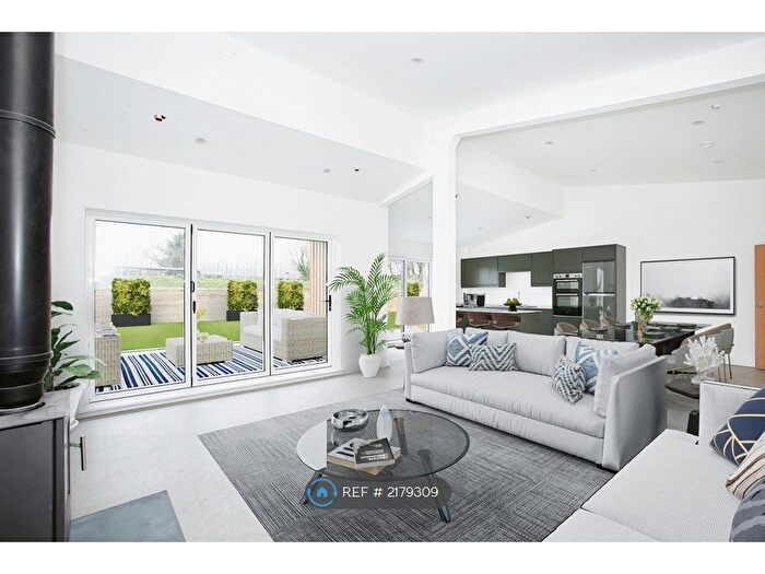 4 Bedroom Semi-Detached House To Rent In Stonehaven Barns, North Perrott, TA18