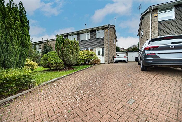 3 Bedroom Semi-detached House For Sale In Overton Close, Congleton, CW12