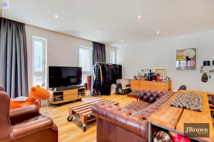 2 Bedroom Flat To Rent In Wiverton Tower, New Drum Street, London, E1