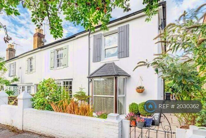 2 Bedroom End Of Terrace House To Rent In Church Walk, Leatherhead, KT22