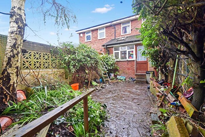 3 Bedroom Terraced House For Sale In Ploughmans Way, Rainham, Gillingham, ME8