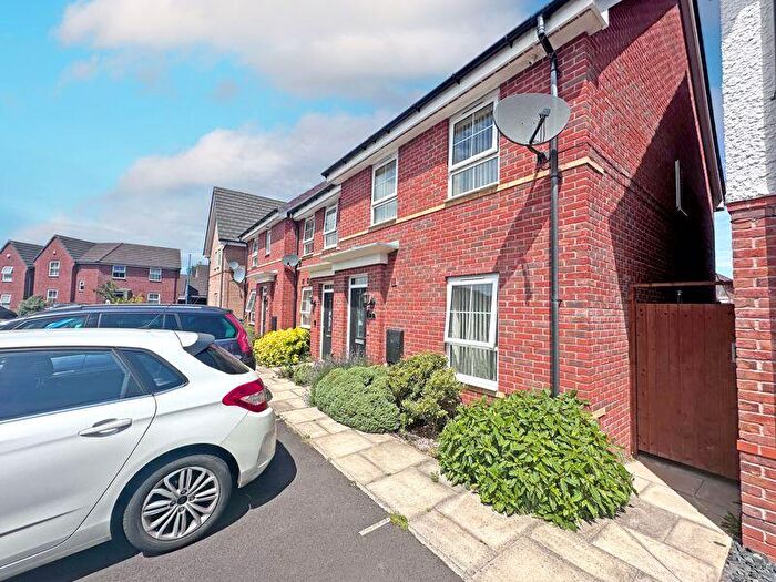 3 Bedroom End Of Terrace House For Sale In Parkers Way, Tipton, DY4