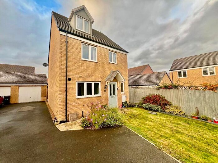 4 Bedroom Detached House For Sale In Harrington Road, Desborough, Kettering, NN14