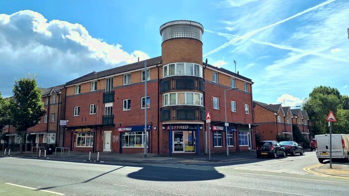 2 Bedroom Flat To Rent In Stretford Road, Hulme, Manchester, M15