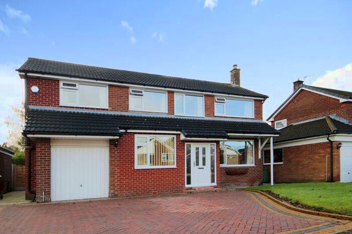 3 Bedroom Detached House To Rent In Turton Close, Bury, BL8