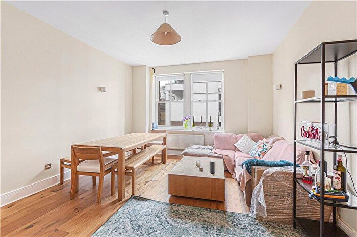 3 Bedroom Apartment For Sale In Farringdon Road, Clerkenwell, London, EC1M