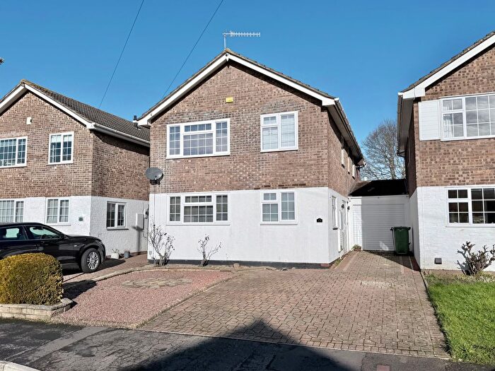 3 Bedroom Link Detached House For Sale In Tudor Road, Portishead, Bristol, BS20