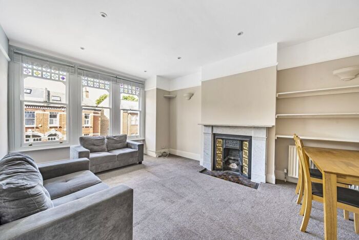2 Bedroom Flat To Rent In Louisville Road, London, SW17