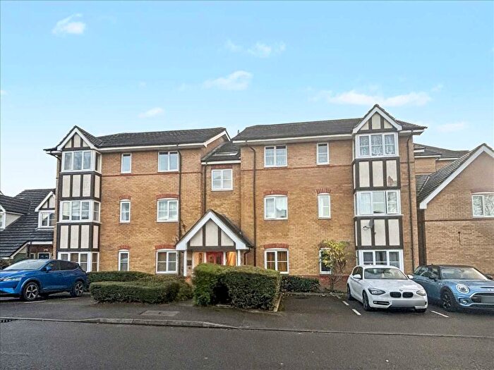 1 Bedroom Flat For Sale In Redwood Grove, Bedford, MK42