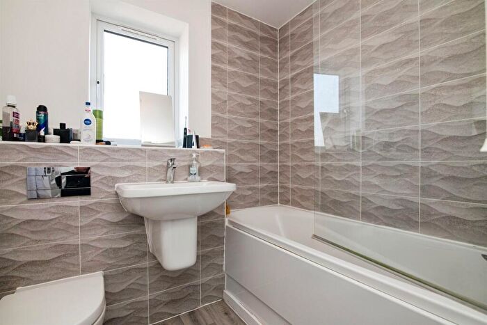 2 Bedroom Semi-Detached House For Sale In Pemberton Road, West Bromwich, B70