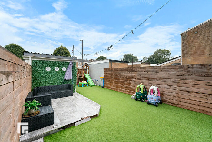 3 Bedroom End Of Terrace House For Sale In Glan Ely Close, Cardiff, CF5