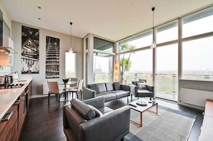 2 Bedroom Flat For Sale In Albany Road, Camberwell, London, SE5