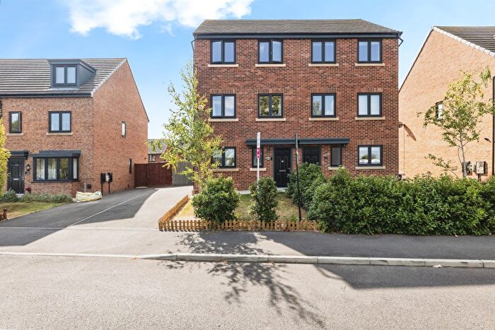 4 Bedroom Semi-Detached House For Sale In Sandygate Lane, Hemsworth, Pontefract, WF9