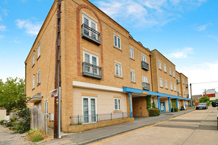 1 Bedroom Flat To Rent In Woodlands Road, Wickford, SS12