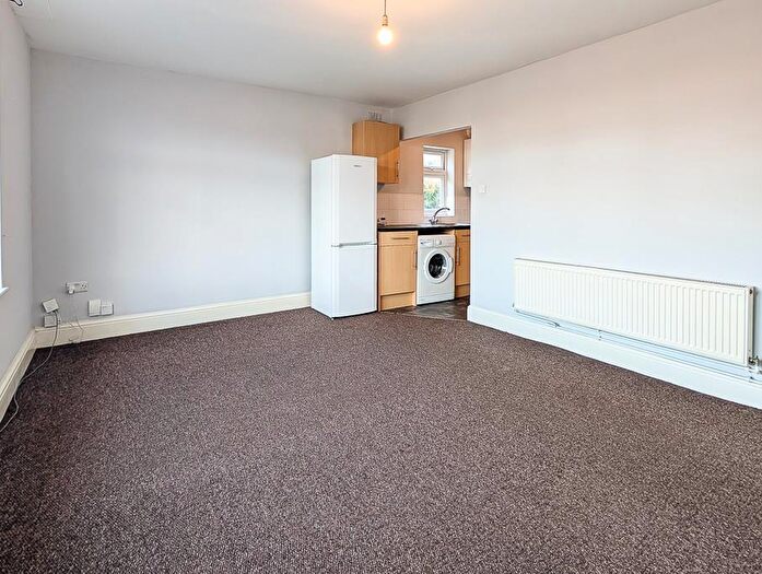 2 Bedroom Flat To Rent In Burton Road, Carlton, NG4