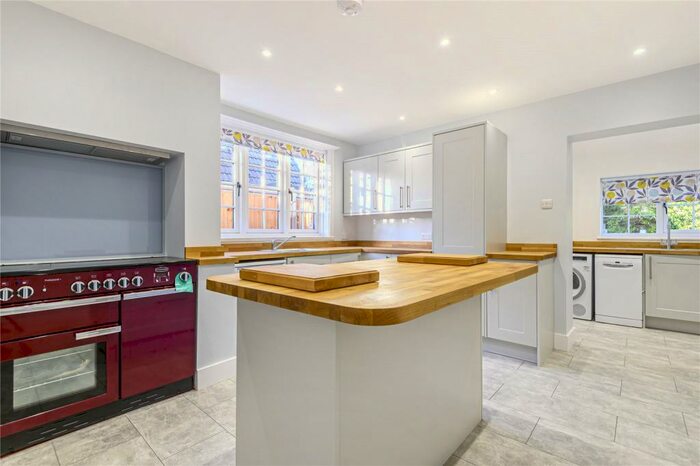 4 Bedroom House To Rent In Esher Avenue, Walton-On-Thames, KT12