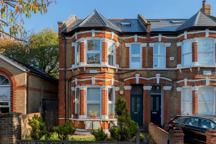 1 Bedroom Apartment To Rent In Fladgate Road, Upper Leytonstone, E11