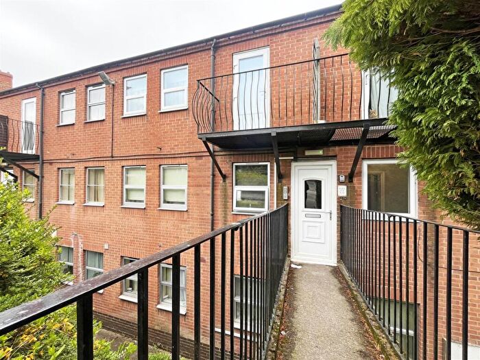 2 Bedroom Flat To Rent In Plowright Court, Nottingham, NG3