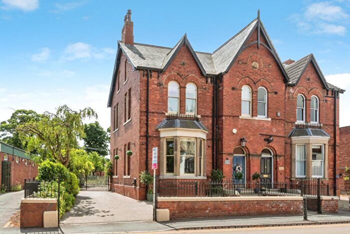 5 Bedroom Semi-Detached House For Sale In High Street, Hatfield, Doncaster, DN7