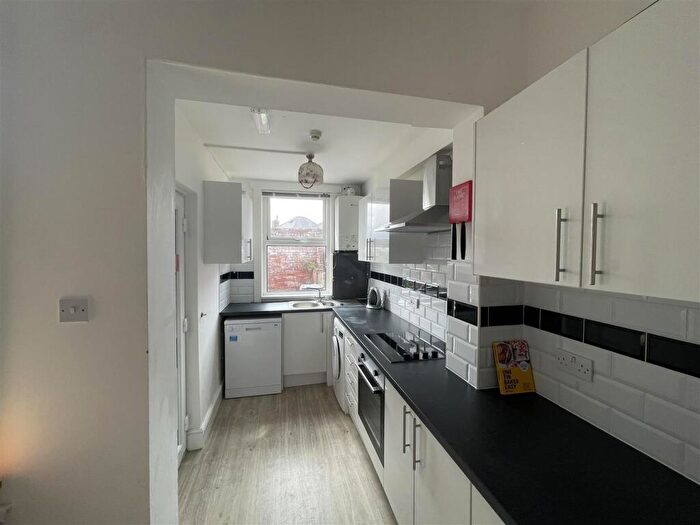 6 Bedroom Terraced House To Rent In School Road, Crookes, S10
