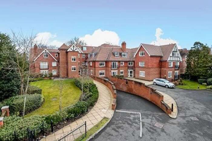 2 Bedroom Apartment To Rent In Weybridge, Surrey, KT13