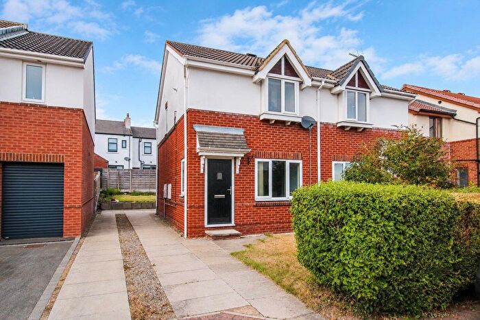2 Bedroom Semi-Detached House For Sale In Ashbrook Close, Ossett, WF5