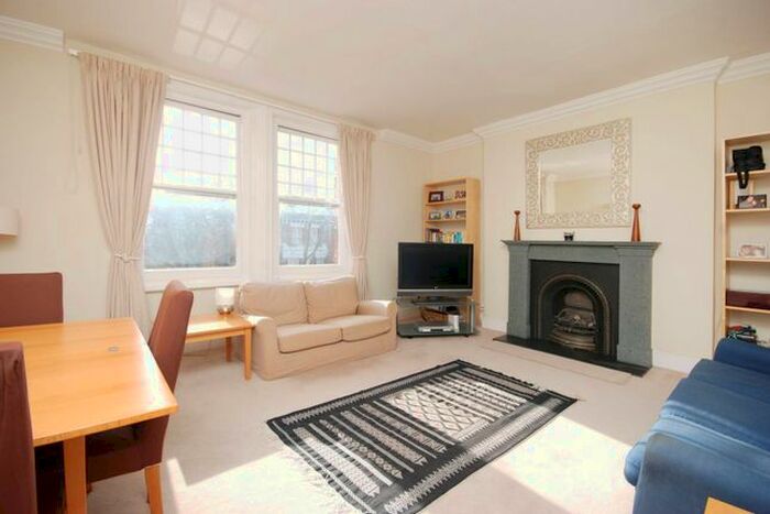 2 Bedroom Flat To Rent In Elgin Avenue, Maida Vale, London, W9