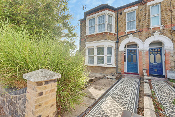 1 Bedroom Flat For Sale In High Street, Southend-on-sea, SS3