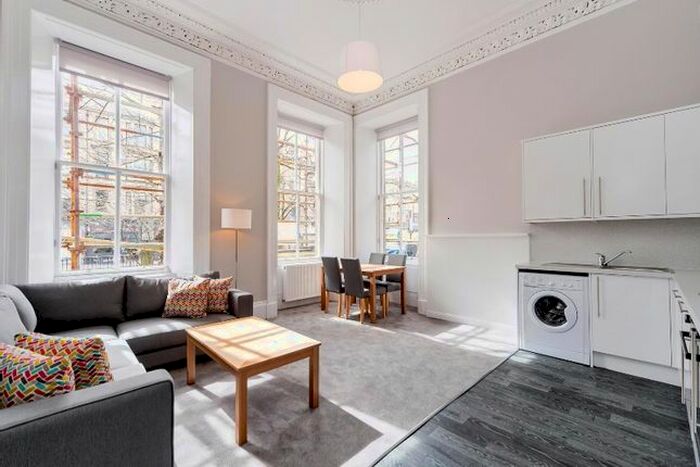 3 Bedroom Flat To Rent In Ruskin Terrace, West End, Glasgow, G12