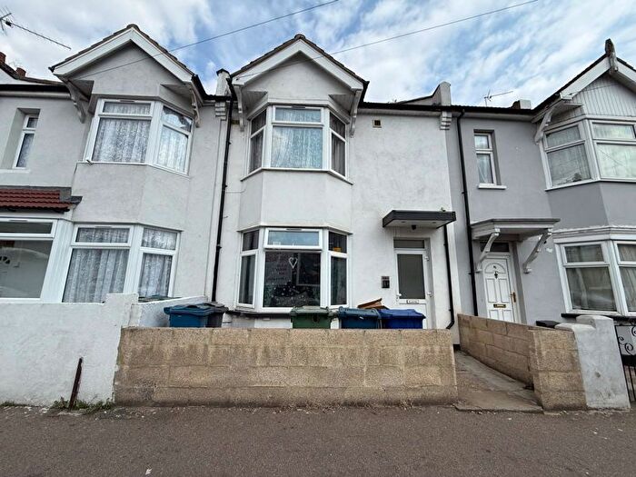 1 Bedroom Maisonette For Sale In Masons Avenue, Harrow, HA3