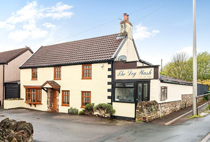 4 Bedroom Link Detached House For Sale In West Street, Oldland Common, Bristol, Gloucestershire, BS30