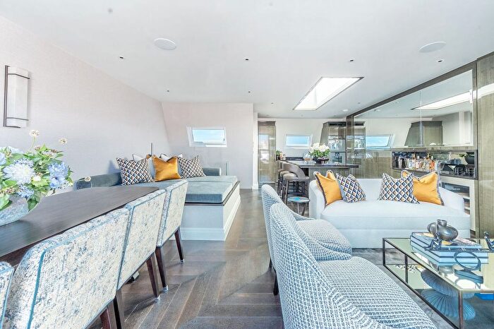 3 Bedroom Flat To Rent In Prince Of Wales Terrace, High Street Kensington, London, W8