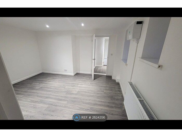 1 Bedroom Flat To Rent In Baneswell, Newport, NP20