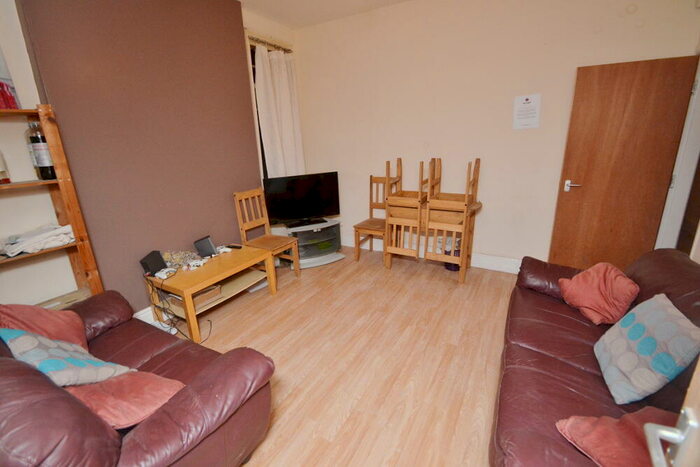 4 Bedroom Semi Detached House To Rent In (Bed) Trinity Avenue, Lenton, Nottingham, NG7