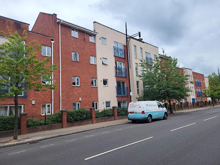 3 Bedroom Apartment To Rent In Stretford Road, Hulme, Manchester., M15