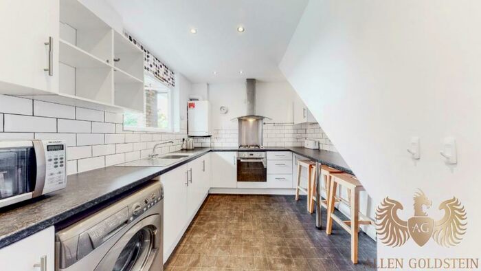 4 Bedroom Maisonette To Rent In Treves House, Vallance Road, London, E1
