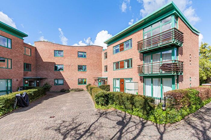 2 Bedroom Apartment To Rent In Five Mile Drive Oxford, OX2