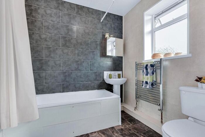 3 Bedroom Terraced House To Rent In Deans Close, Croydon, CR0