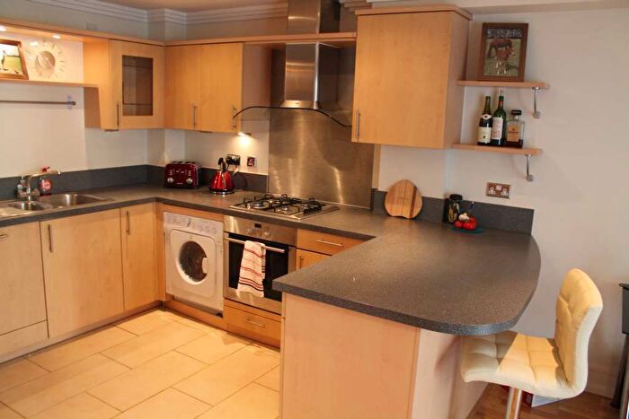 1 Bedroom Flat To Rent In The Island, Brentford, TW8