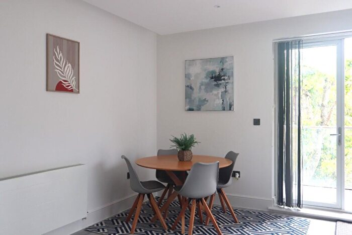 2 Bedroom Flat To Rent In Tallon Road, Brentwood, Essex, CM13