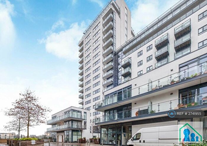 2 Bedroom Flat To Rent In Wharf Street, London, SE8