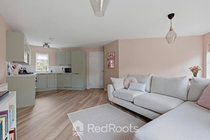 2 Bedroom Apartment For Sale In Farnley Road, Balby, Doncaster, South Yorkshire, DN4
