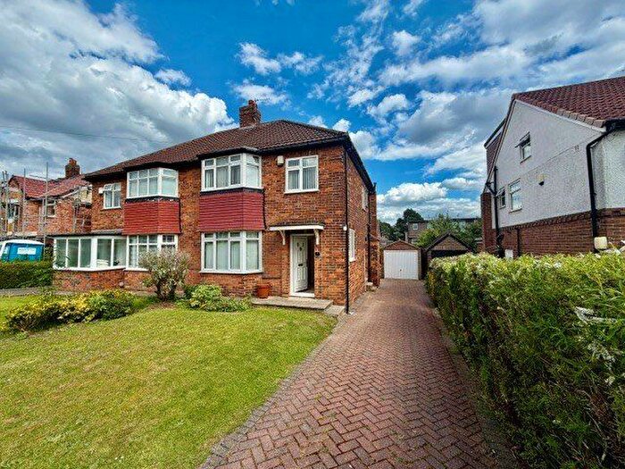 3 Bedroom Semi-Detached House To Rent In The Avenue, Alwoodley, Leeds, West Yorkshire, LS17
