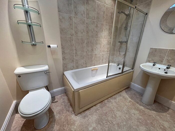 2 Bedroom Flat To Rent In Clifton Street, Lytham St. Annes, FY8