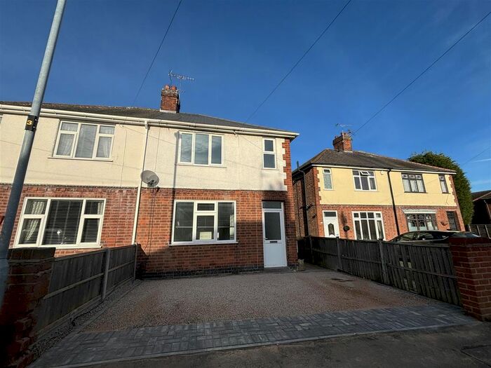 3 Bedroom Semi-Detached House To Rent In Park Avenue, Shepshed, Loughborough, LE12