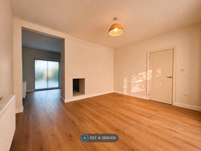 3 Bedroom Semi-Detached House To Rent In Schofield Road, Rossendale, BB4