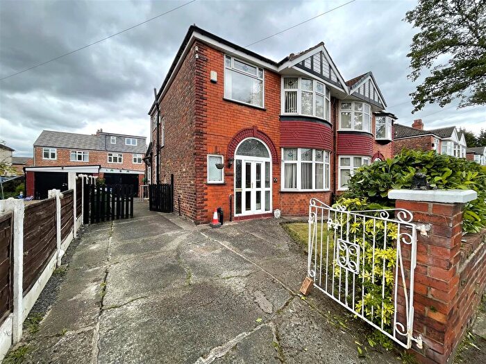 3 Bedroom Semi-Detached House For Sale In Northleigh Road, Manchester, M16